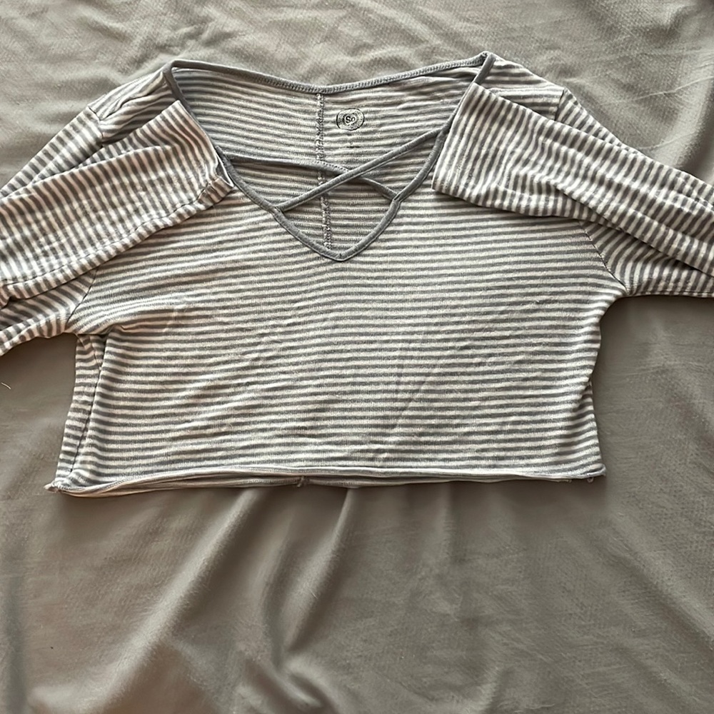grey and white striped long sleeve crop top